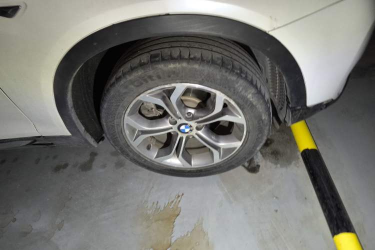 Used BMW X3 2014 xDrive20i X Design Package Right Front Wheel Hub