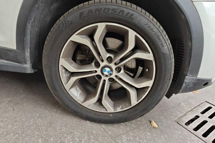 Used BMW X3 2014 xDrive20i X Design Package Right Front Wheel Hub
