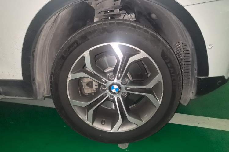 Used BMW X3 2014 xDrive20i X Design Package Right Front Wheel Hub