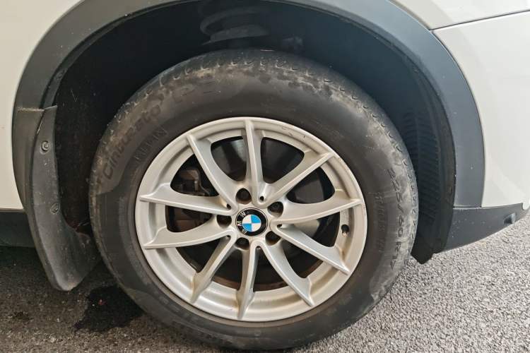 Used BMW X3 2014 xDrive20i Leading Model Right Front Wheel Hub