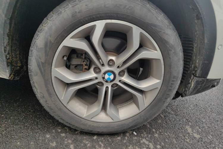 Used BMW X3 2014 xDrive20i X Design Package Right Front Wheel Hub