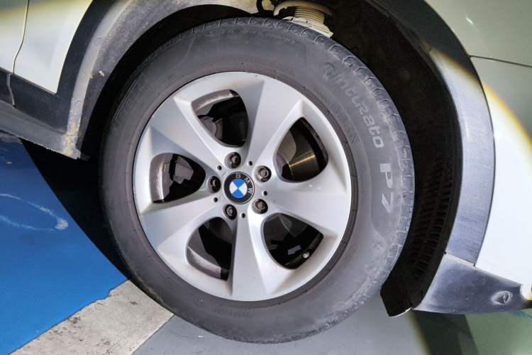 Used BMW X3 2014 xDrive20i Leading Model Right Front Wheel Hub