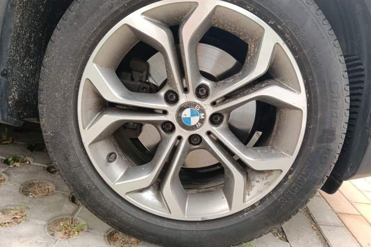 Used BMW X3 2014 xDrive20i X Design Package Right Front Wheel Hub