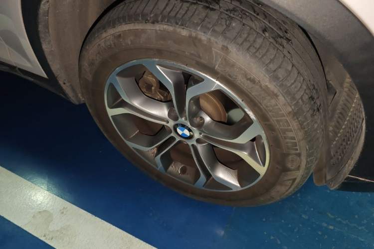 Used BMW X3 2014 xDrive28i X Design Package Right Front Wheel Hub