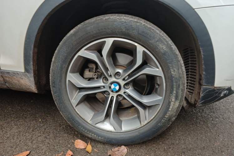 Used BMW X3 2014 xDrive20i X Design Package Right Front Wheel Hub