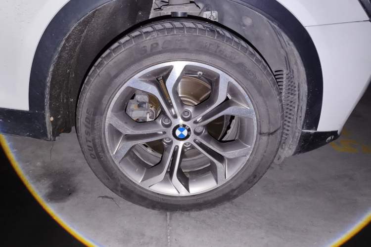 Used BMW X3 2014 xDrive20i X Design Package Right Front Wheel Hub