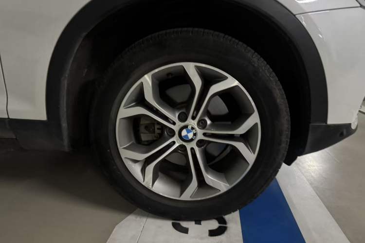 Used BMW X3 2014 xDrive20i X Design Package Right Front Wheel Hub