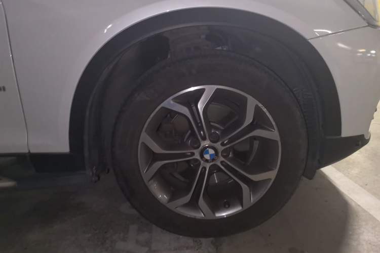 Used BMW X3 2014 xDrive20i X Design Package Right Front Wheel Hub