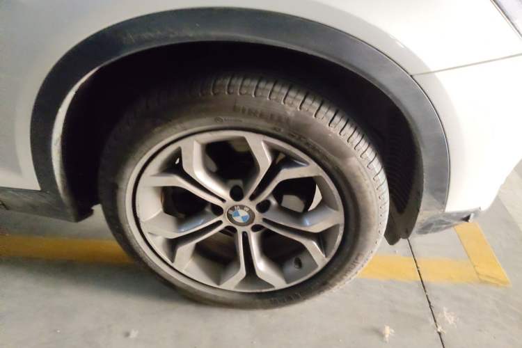 Used BMW X3 2014 xDrive20i X Design Package Right Front Wheel Hub