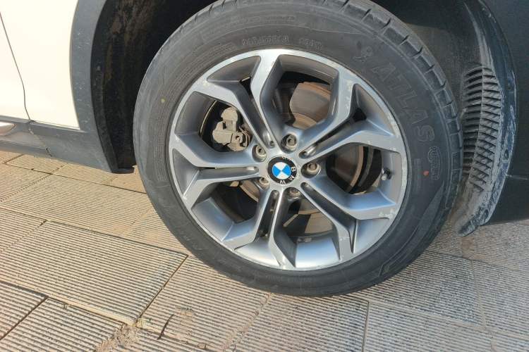 Used BMW X3 2014 xDrive20i X Design Package Right Front Wheel Hub