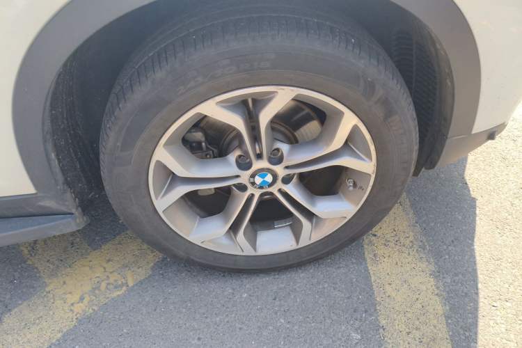 Used BMW X3 2014 xDrive20i X Design Package Right Front Wheel Hub