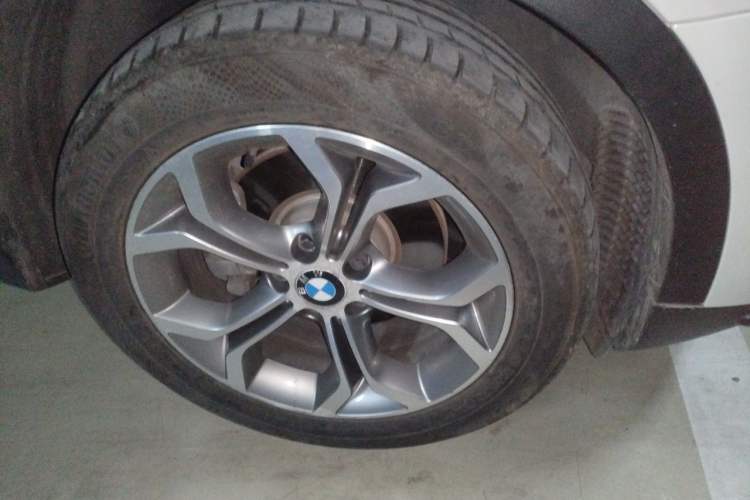 Used BMW X3 2014 xDrive20i X Design Package Right Front Wheel Hub