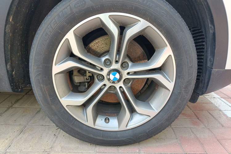 Used BMW X3 2014 xDrive28i X Design Package Right Front Wheel Hub