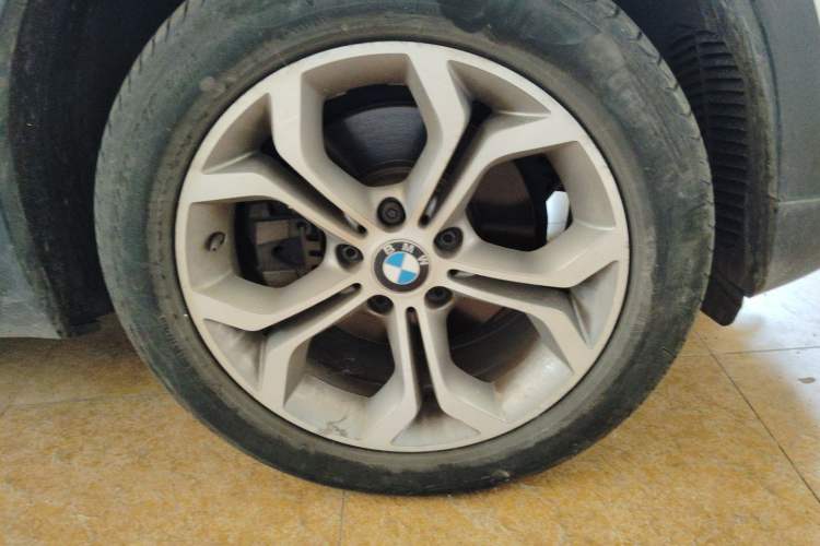 Used BMW X3 2014 xDrive20i X Design Package Right Front Wheel Hub