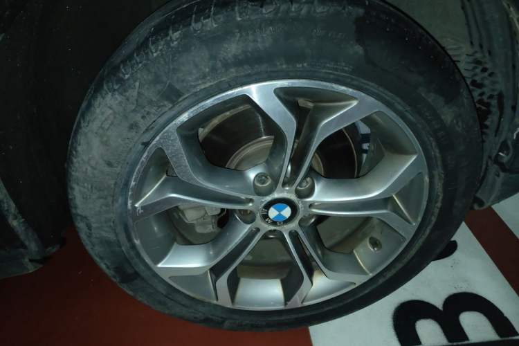 Used BMW X3 2014 xDrive20i X Design Package Right Front Wheel Hub