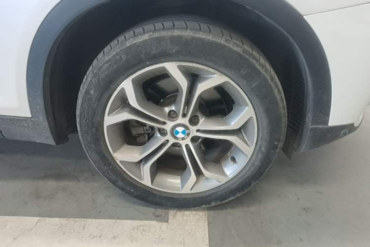 Used BMW X3 2014 xDrive20i X Design Package Right Front Wheel Hub