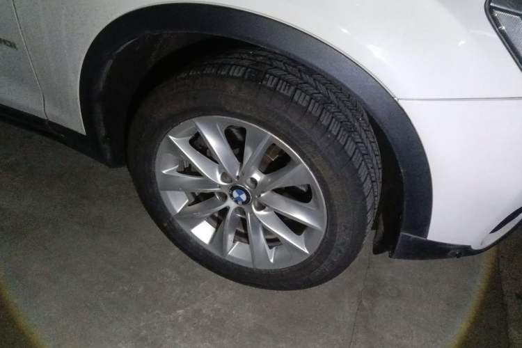 Used BMW X3 2014 xDrive20i Leading Model Right Front Wheel Hub