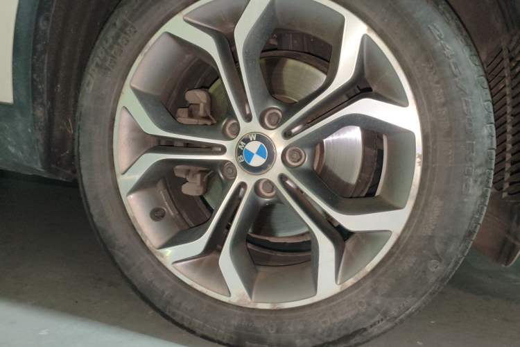 Used BMW X3 2014 xDrive20i X Design Package Right Front Wheel Hub