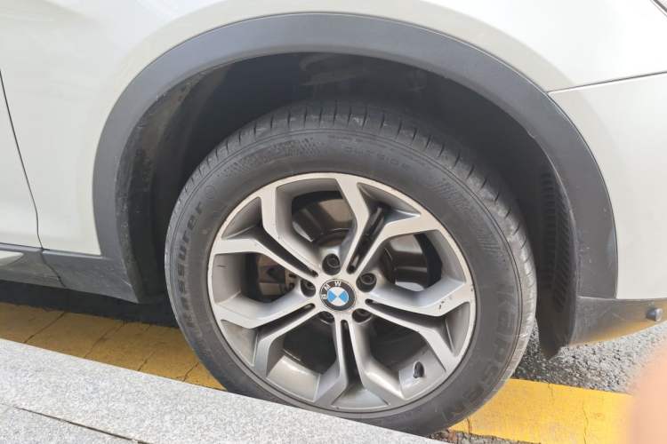 Used BMW X3 2014 xDrive20i X Design Package Right Front Wheel Hub