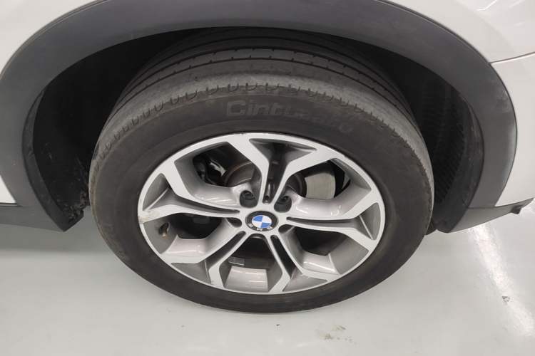 Used BMW X3 2014 xDrive20i X Design Package Right Front Wheel Hub