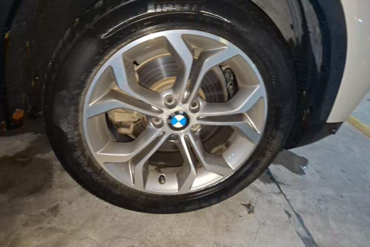 Used BMW X3 2014 xDrive20i X Design Package Right Front Wheel Hub