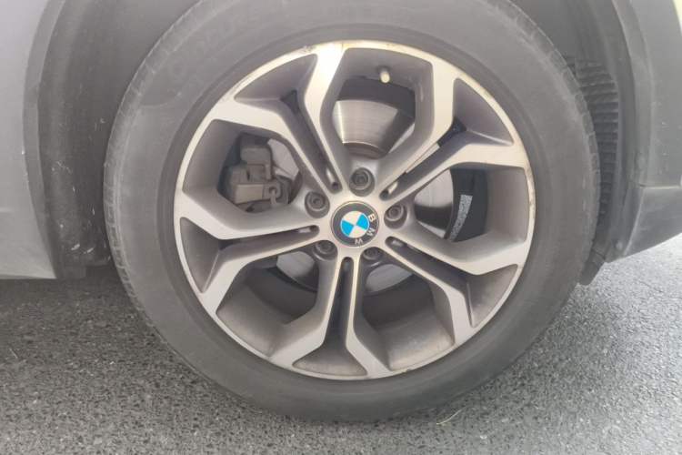 Used BMW X3 2014 xDrive20i X Design Package Right Front Wheel Hub