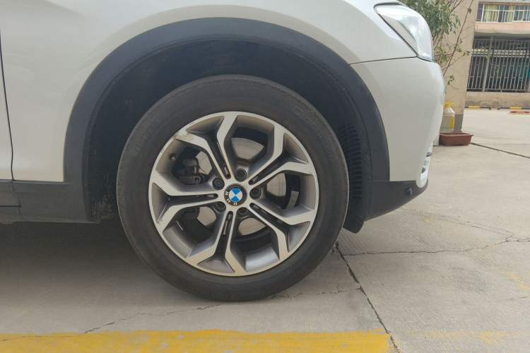 Used BMW X3 2014 xDrive20i X Design Package Right Front Wheel Hub