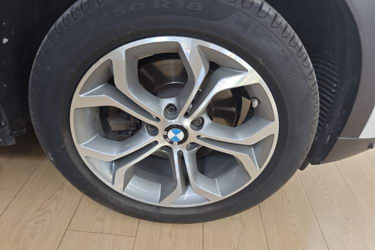 Used BMW X3 2014 xDrive20i X Design Package Right Front Wheel Hub