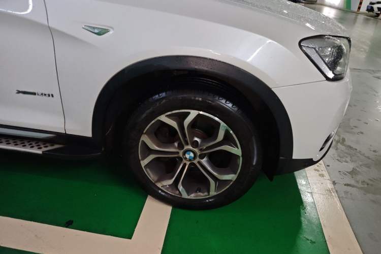 Used BMW X3 2014 xDrive20i X Design Package Right Front Wheel Hub