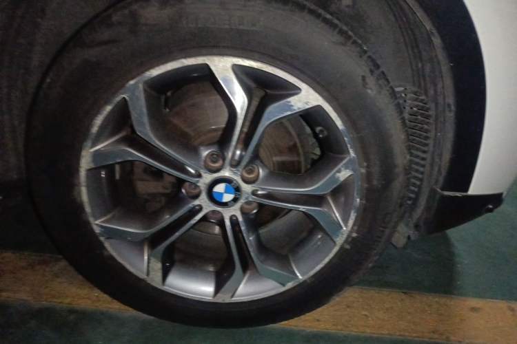 Used BMW X3 2014 xDrive20i X Design Package Right Front Wheel Hub