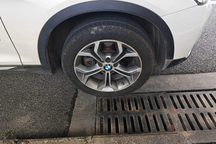 Used BMW X3 2014 xDrive20i X Design Package Right Front Wheel Hub
