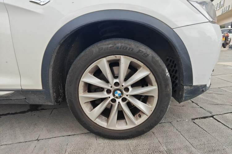 Used BMW X3 2014 xDrive20i Leading Model Right Front Wheel Hub