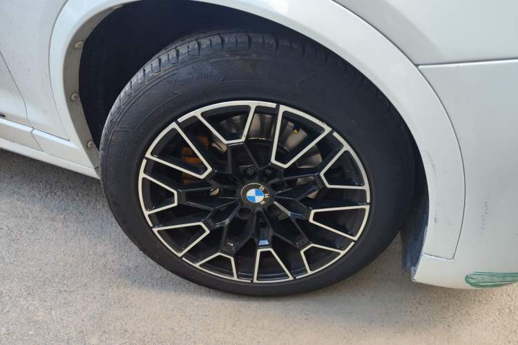 Used BMW X3 2014 xDrive20i X Design Package Right Front Wheel Hub