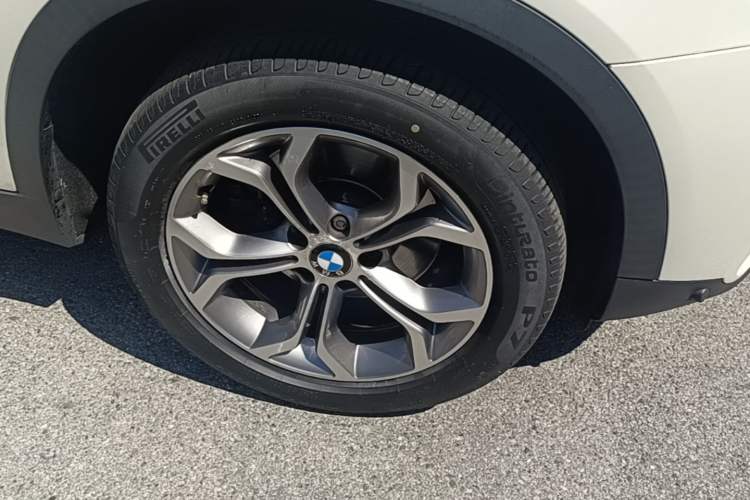 Used BMW X3 2014 xDrive20i X Design Package Right Front Wheel Hub