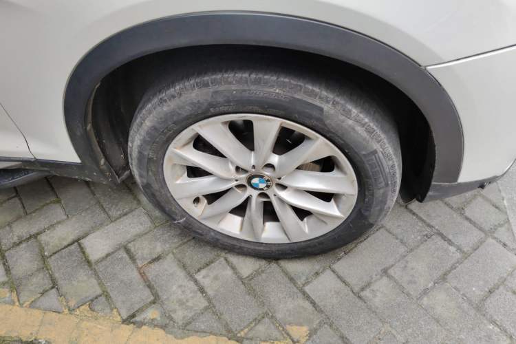 Used BMW X3 2014 xDrive20i X Design Package Right Front Wheel Hub