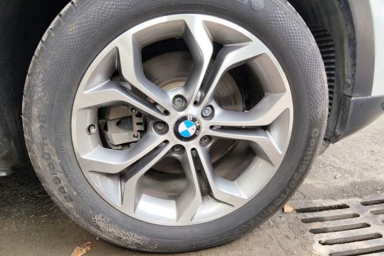Used BMW X3 2014 xDrive20i X Design Package Right Front Wheel Hub