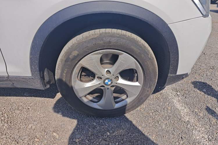 Used BMW X3 2014 xDrive20i Leading Model Right Front Wheel Hub