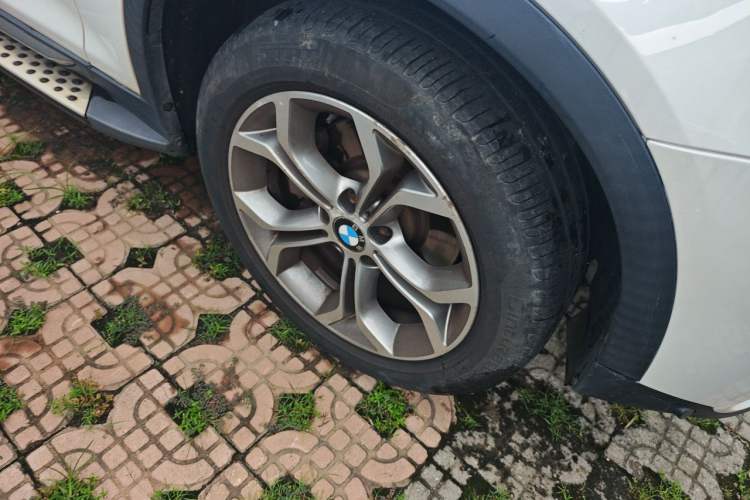 Used BMW X3 2014 xDrive20i X Design Package Right Front Wheel Hub