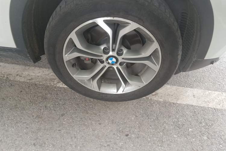 Used BMW X3 2014 xDrive20i Leading Model Right Front Wheel Hub