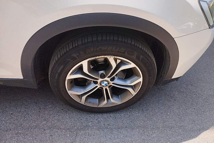 Used BMW X3 2014 xDrive20i X Design Package Right Front Wheel Hub
