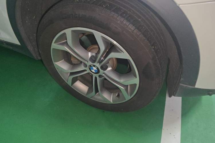 Used BMW X3 2014 xDrive20i X Design Package Right Front Wheel Hub