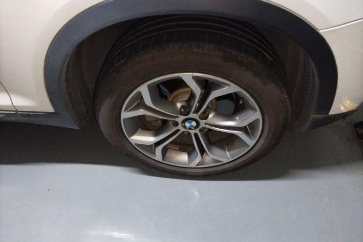 Used BMW X3 2014 xDrive20i X Design Package Right Front Wheel Hub