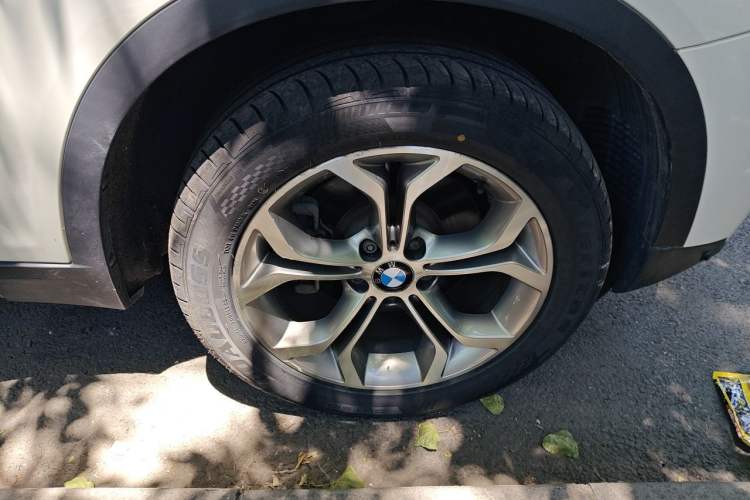 Used BMW X3 2014 xDrive20i X Design Package Right Front Wheel Hub