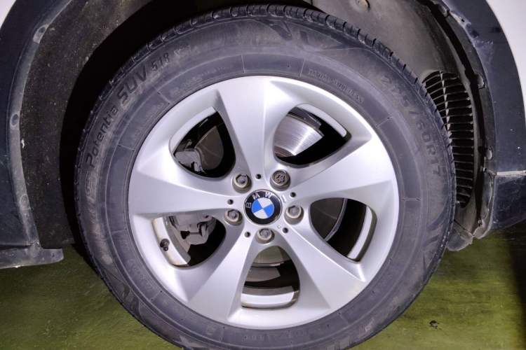 Used BMW X3 2014 xDrive20i Leading Model Right Front Wheel Hub