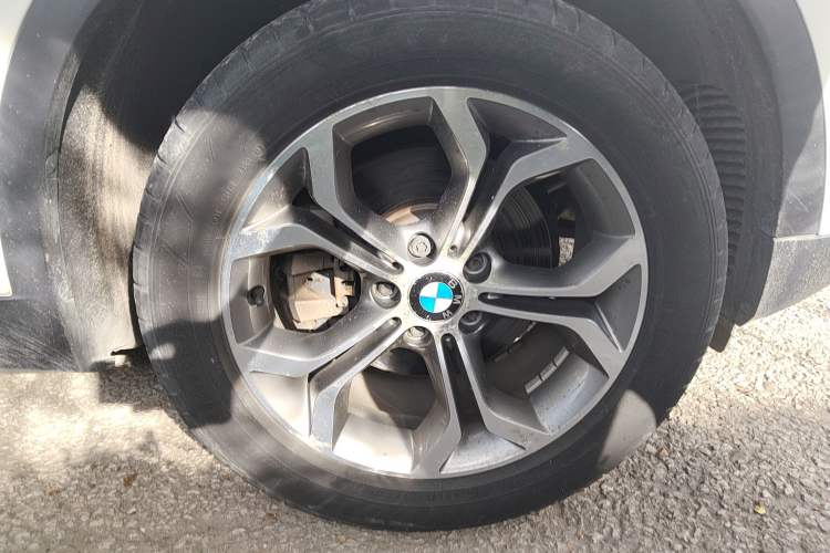 Used BMW X3 2014 xDrive20i X Design Package Right Front Wheel Hub