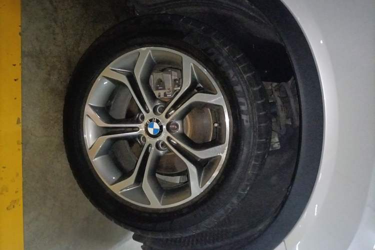 Used BMW X3 2014 xDrive20i X Design Package Right Front Wheel Hub
