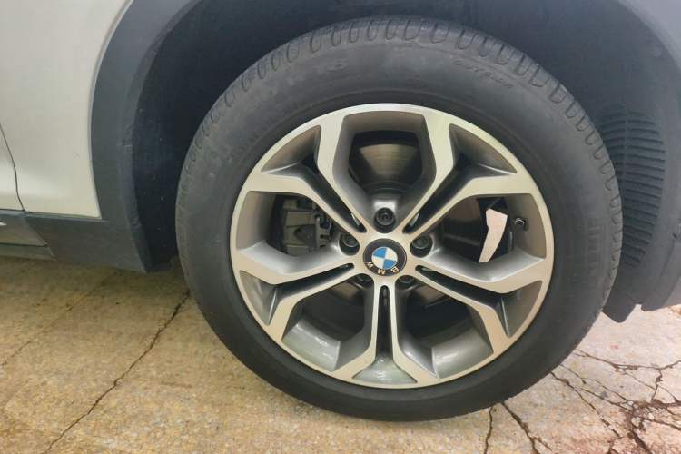 Used BMW X3 2014 xDrive20i X Design Package Right Front Wheel Hub