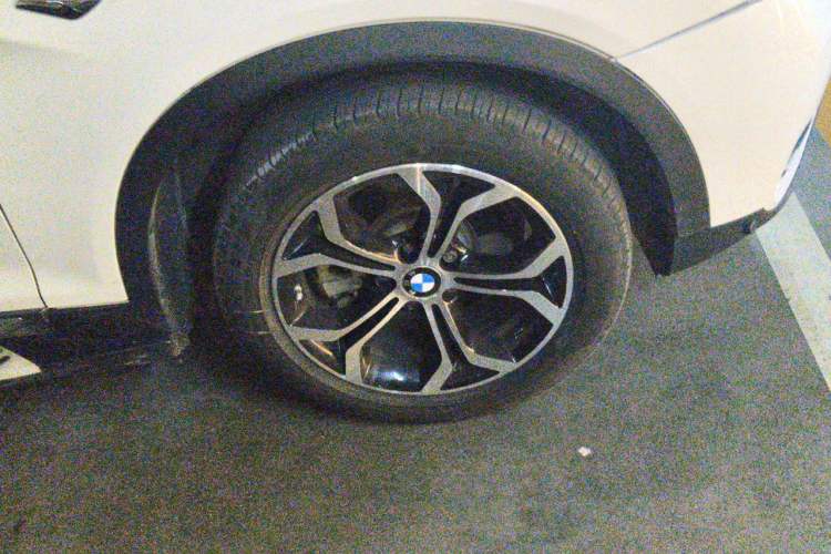 Used BMW X3 2014 xDrive20i X Design Package Right Front Wheel Hub