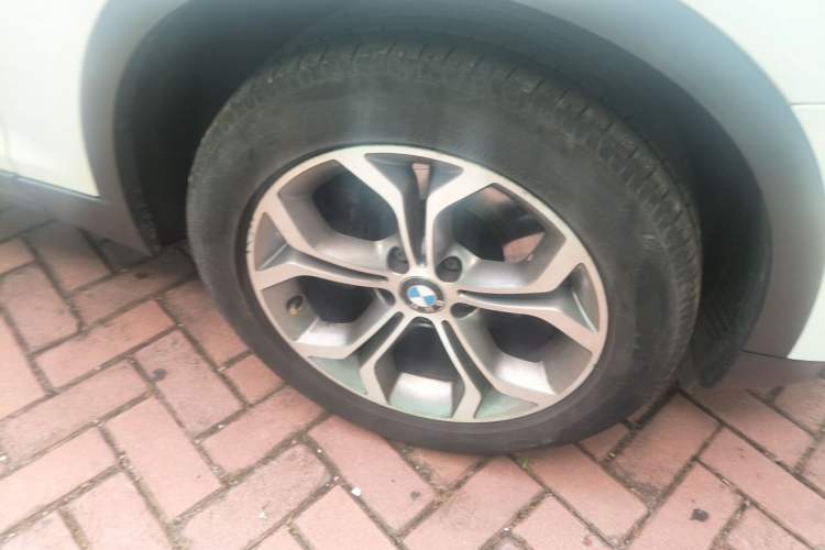 Used BMW X3 2014 xDrive20i X Design Package Right Front Wheel Hub