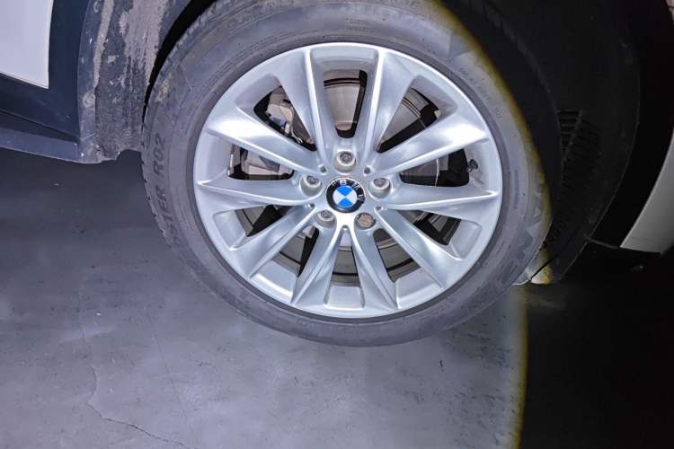 Used BMW X3 2014 xDrive28i Leading Model Right Front Wheel Hub